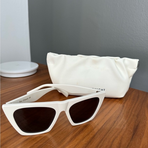 Past Midnight brand , The Classic -White Sunglasses - Picture 5 of 6